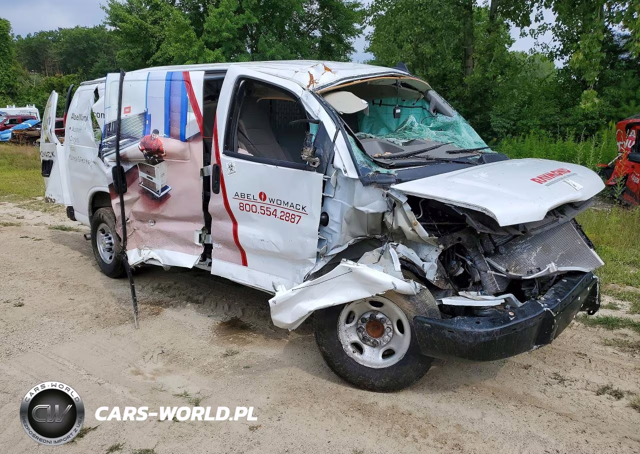 2025 Chevrolet Express VIN:1GCWGAFP2S1114479 - 4