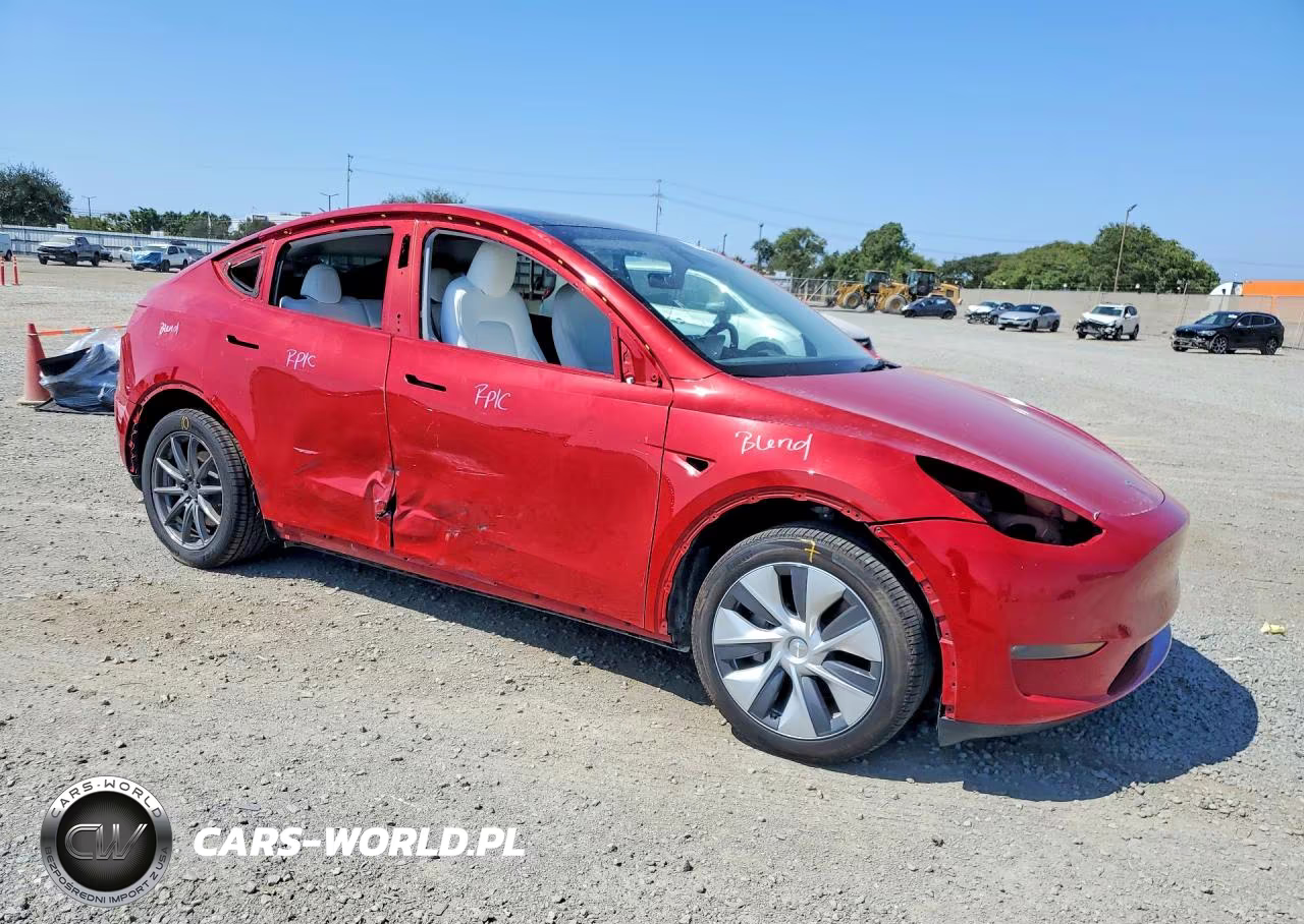 2023 Tesla Model Y VIN:7SAYGDEE3PA197381 - 4
