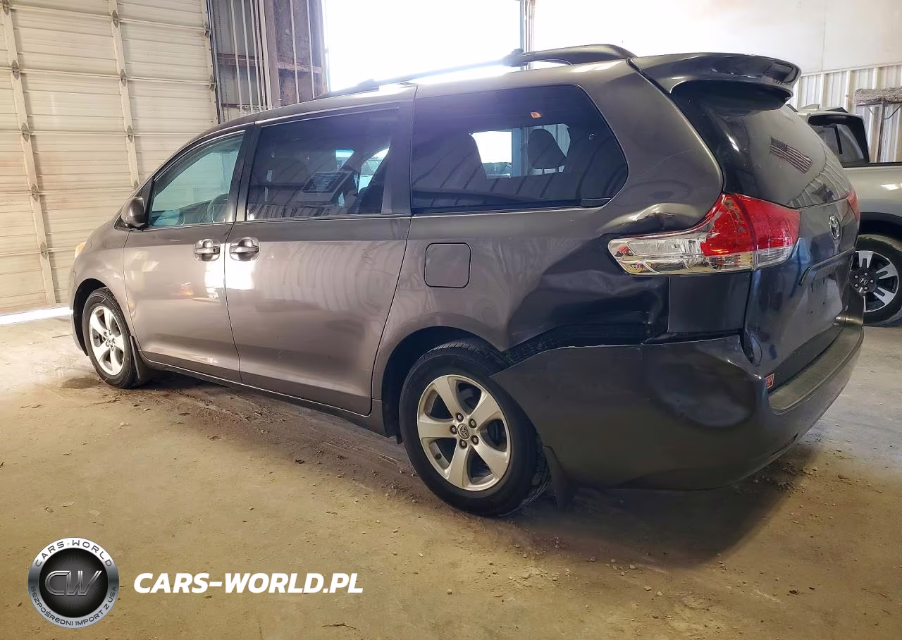 2014 Toyota Sienna Le VIN:5TDKK3DCXES484028 - 2