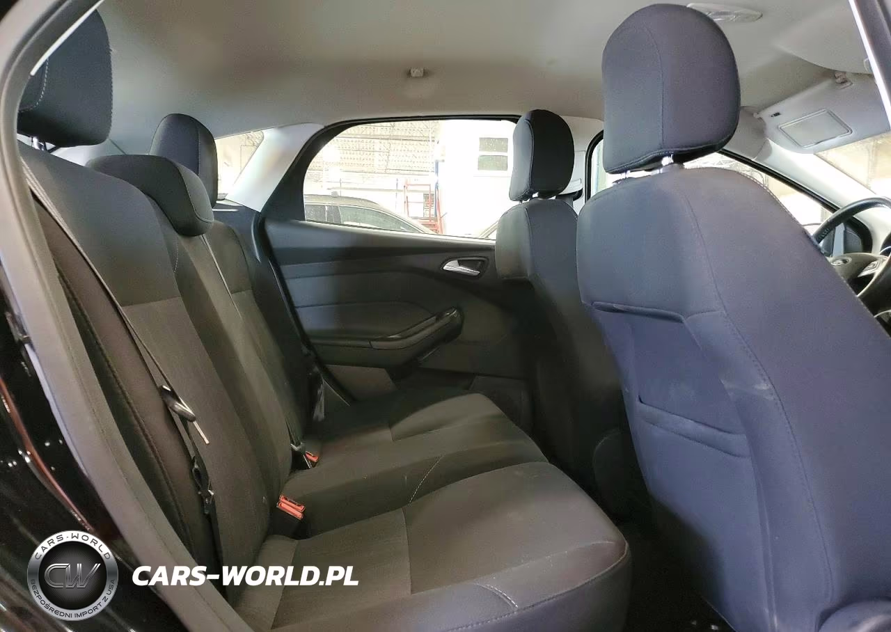 2016 Ford Focus Se VIN:1FADP3K21GL294004 - 11
