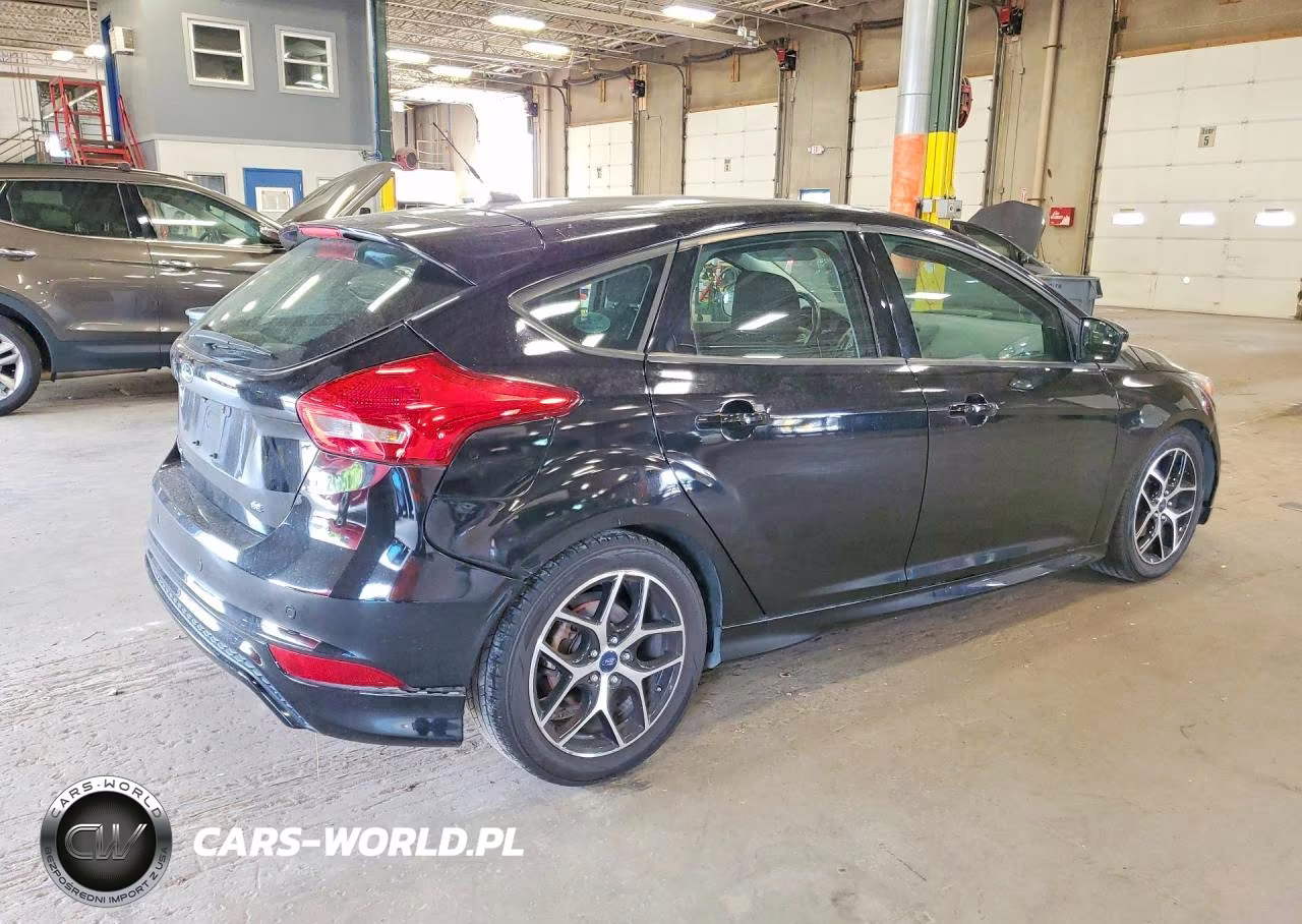 2016 Ford Focus Se VIN:1FADP3K21GL294004 - 3