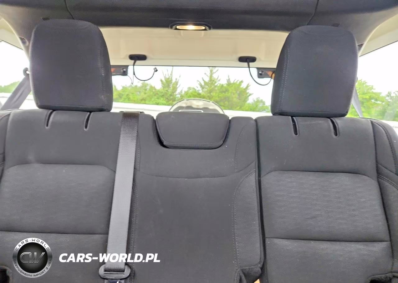 2019 Jeep Wrangler Unlimited Sport VIN:1C4HJXDGXKW677072 - 10
