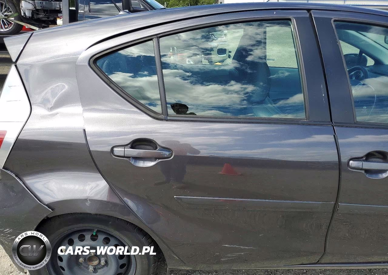 2012 Toyota Prius C Two VIN:JTDKDTB36C1514715 - 11