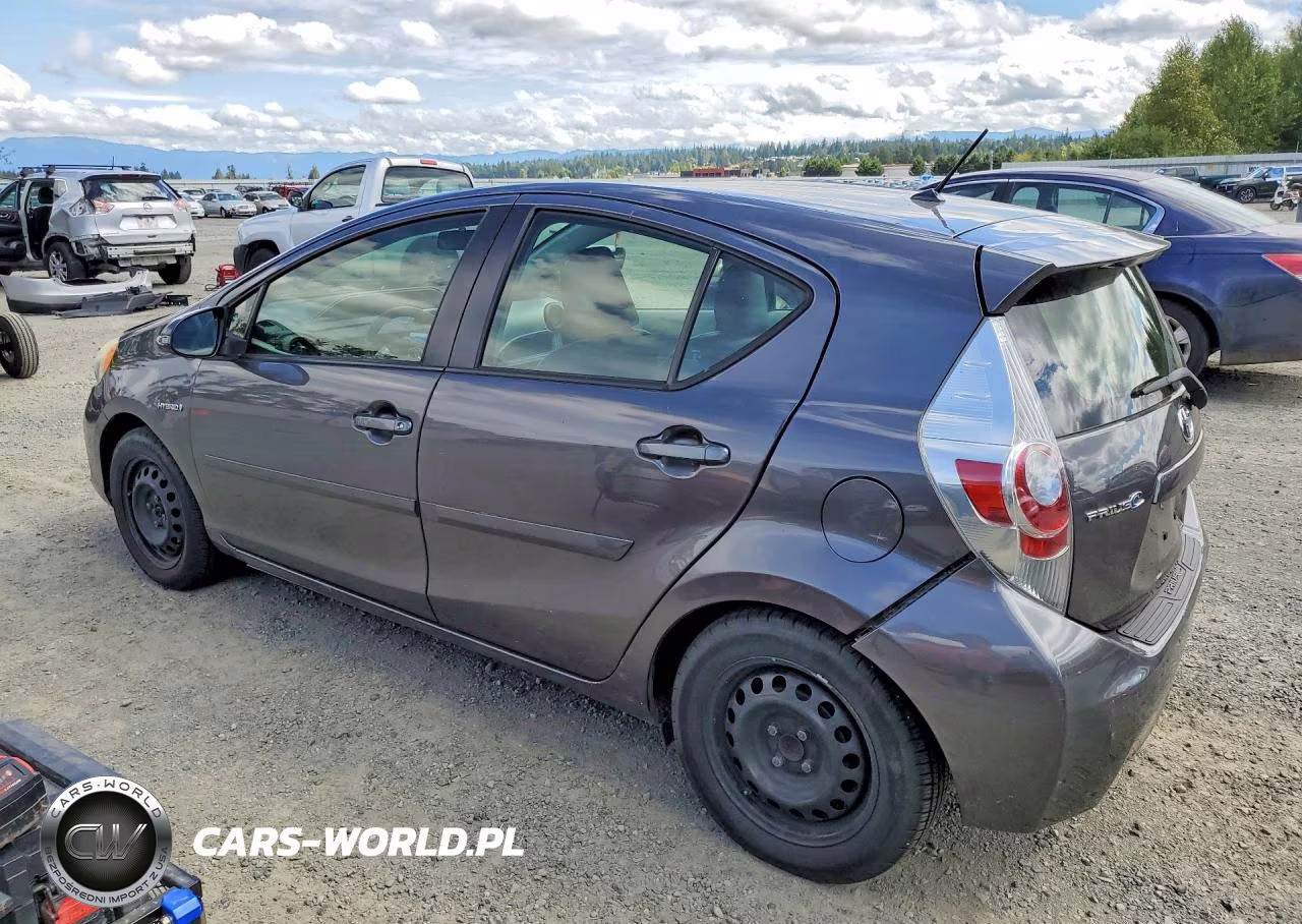 2012 Toyota Prius C Two VIN:JTDKDTB36C1514715 - 2
