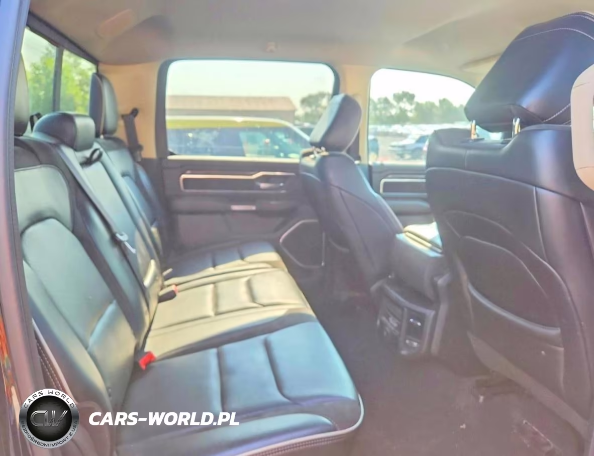 2019 Ram 1500 Laramie VIN:1C6SRFJT5KN536708 - 10