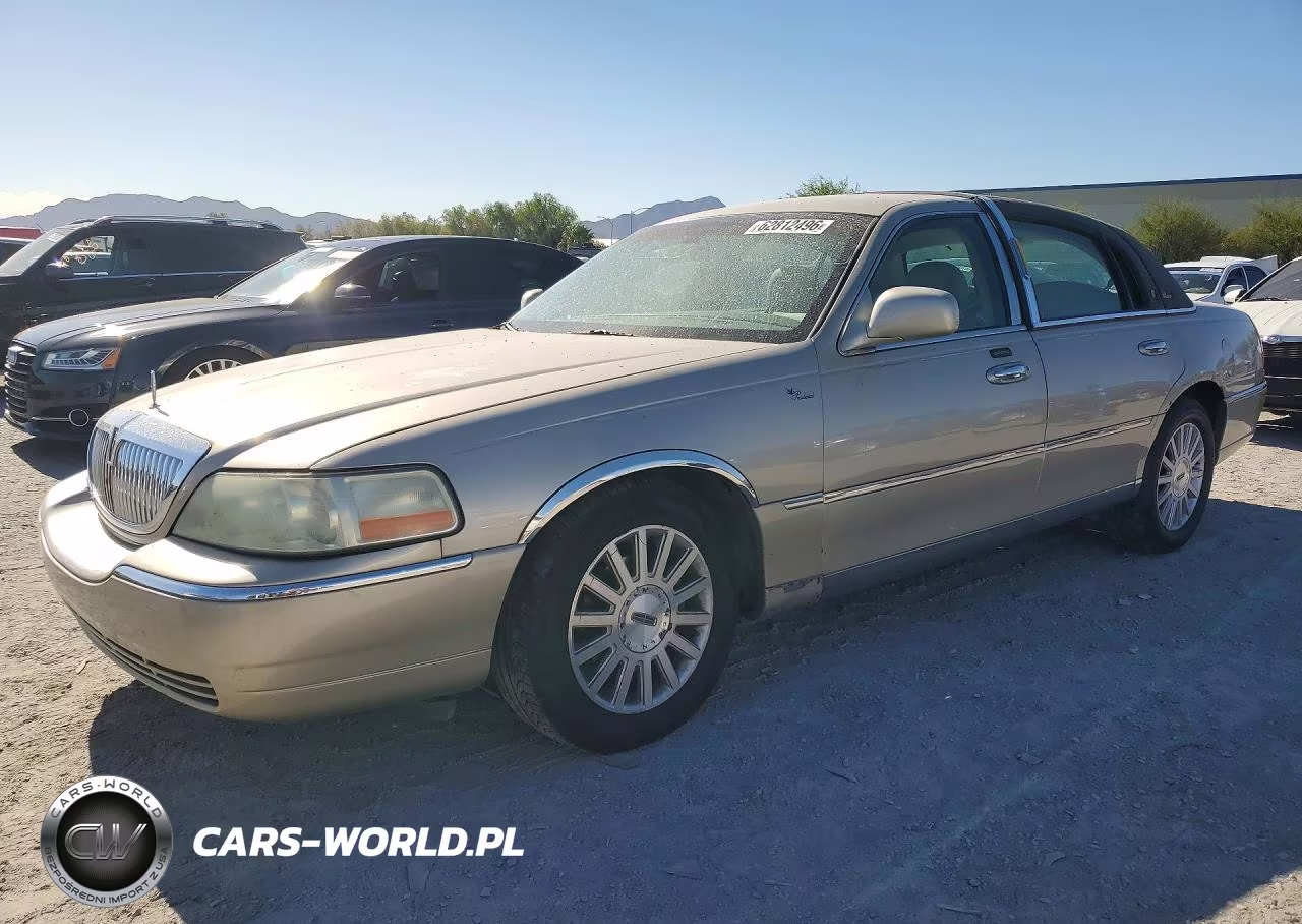 2004 Lincoln Town Car Executive – zdjęcie 1 z 12