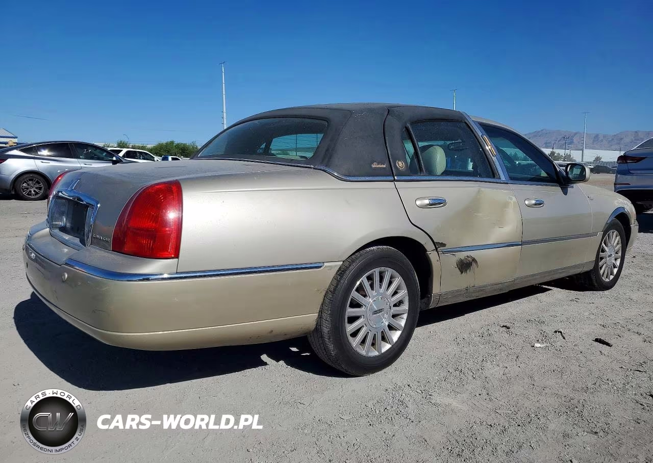 2004 Lincoln Town Car Executive VIN:1LNHM81W54Y626056 - 3