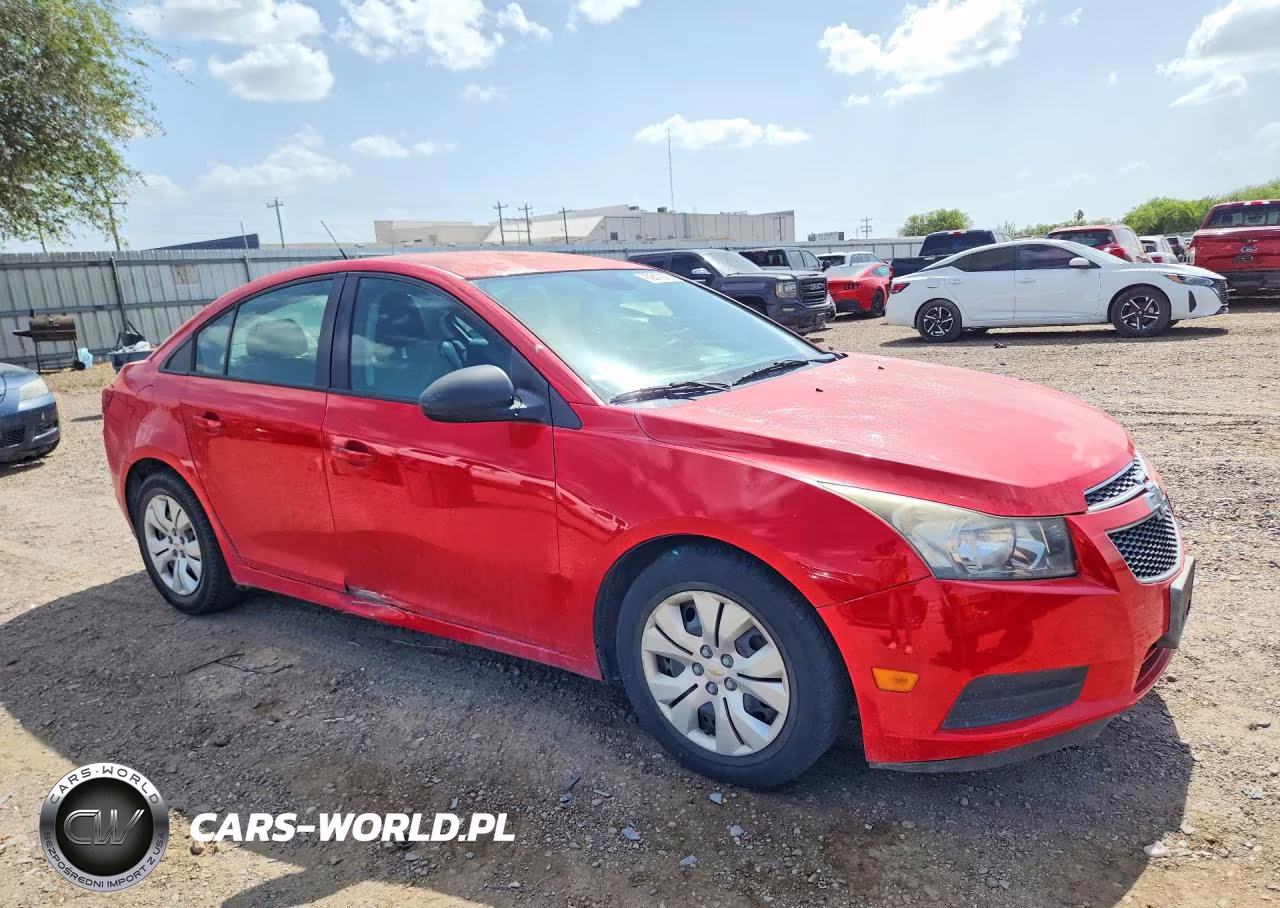 2014 Chevrolet Cruze Ls VIN:1G1PA5SH5E7270652 - 4