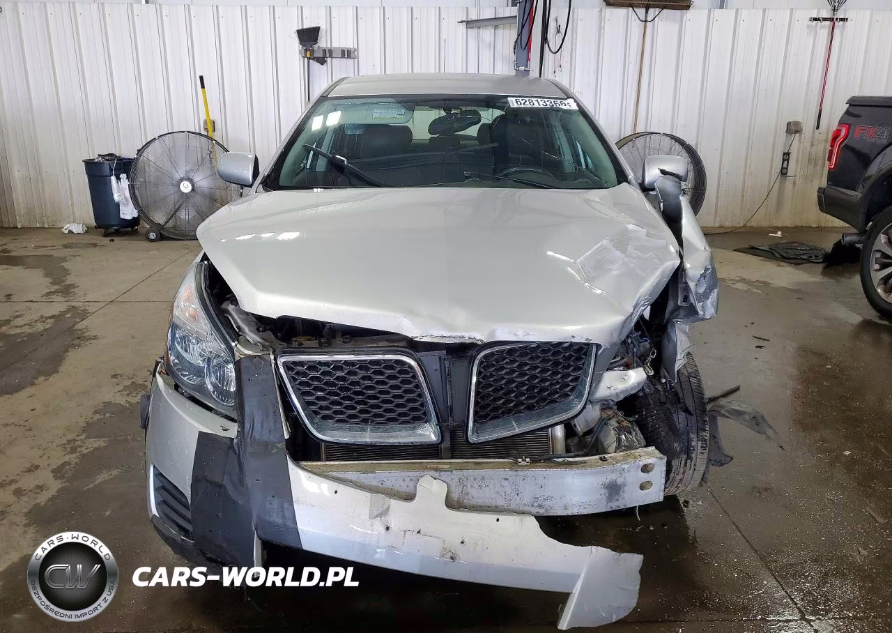 2010 Pontiac Vibe VIN:5Y2SP6E85AZ419562 - 5