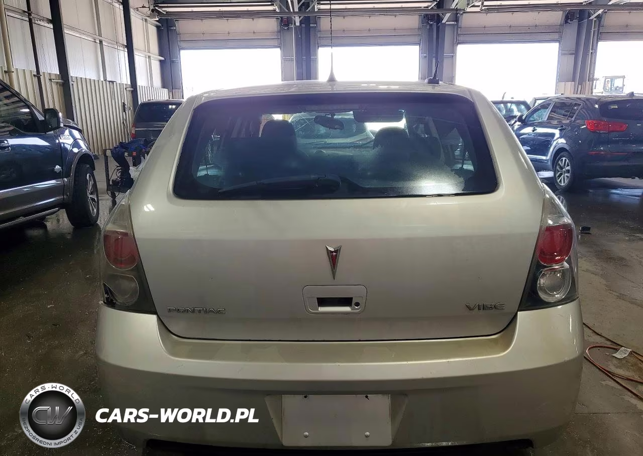 2010 Pontiac Vibe VIN:5Y2SP6E85AZ419562 - 6