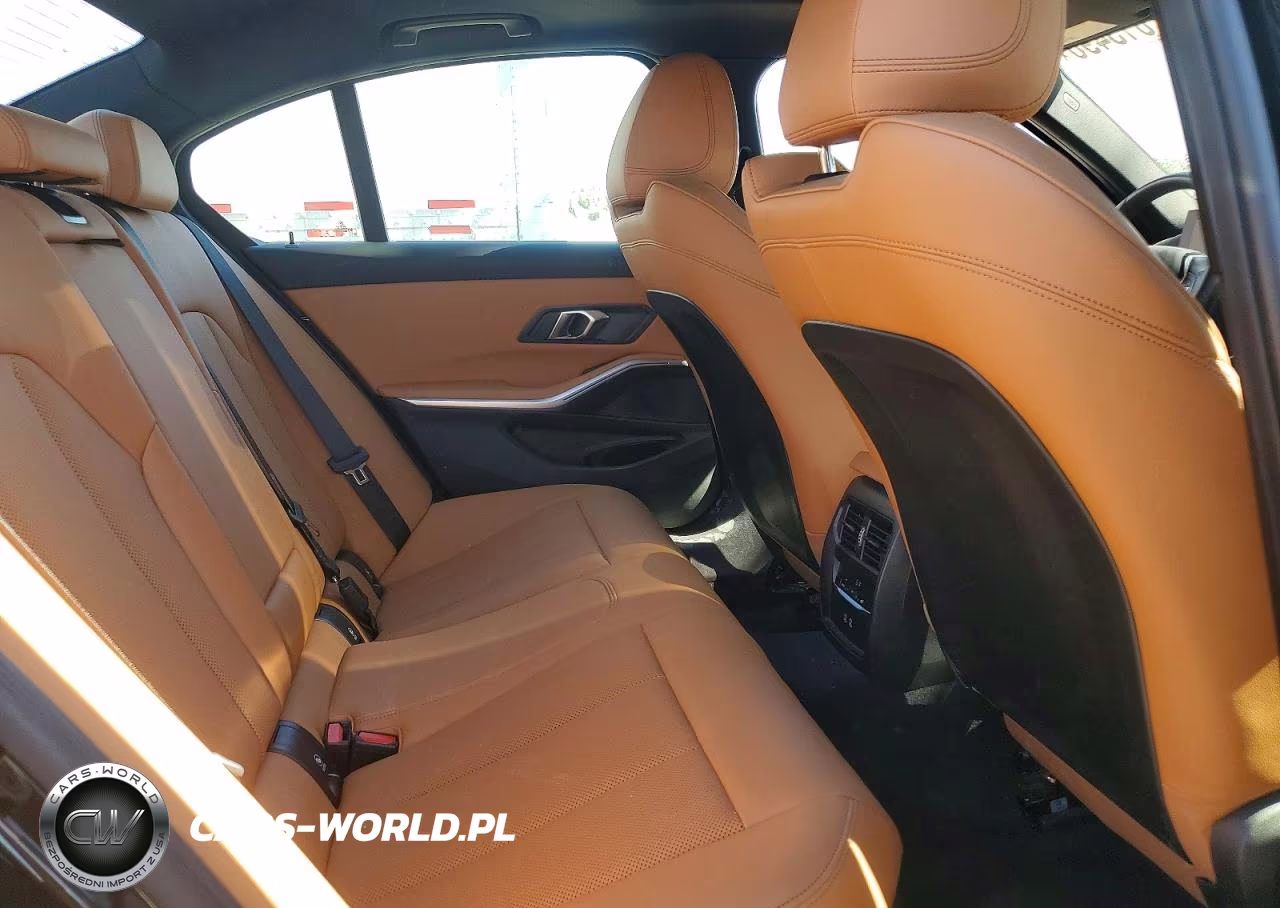 2024 BMW 330I VIN:3MW69FF03R8E23231 - 10