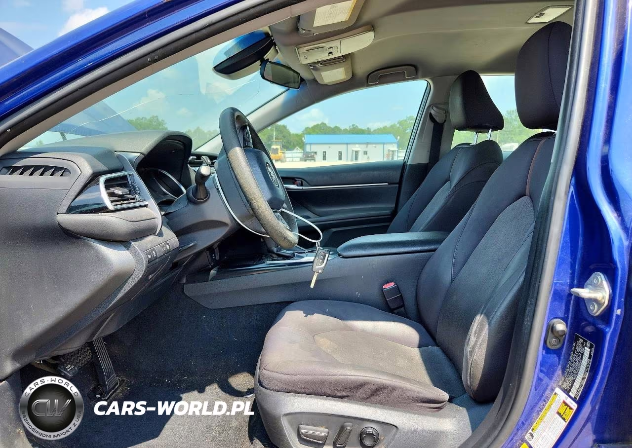 2018 Toyota Camry Le VIN:4T1B11HK9JU585636 - 7