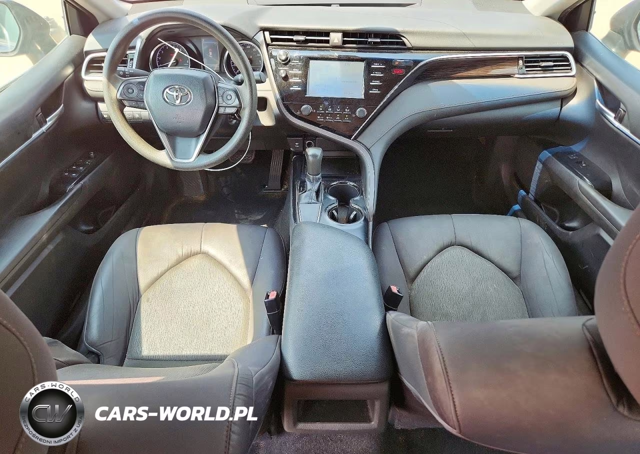 2018 Toyota Camry Le VIN:4T1B11HK9JU585636 - 8