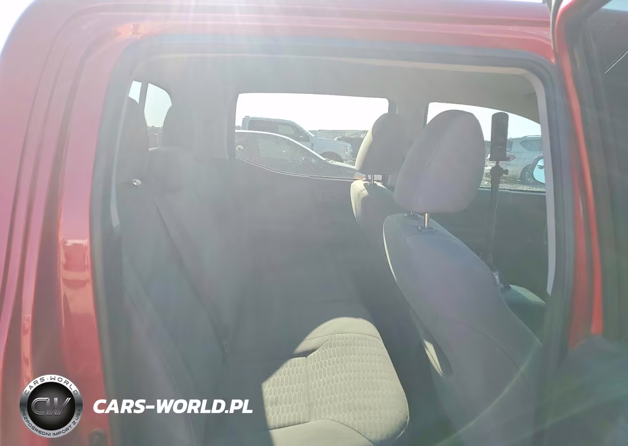 2019 Toyota Tacoma Sr VIN:5TFAX5GN0KX156323 - 10