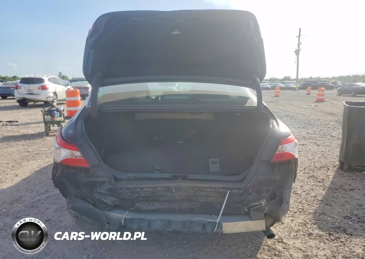 2018 Toyota Camry Le VIN:4T1B11HK3JU568119 - 6