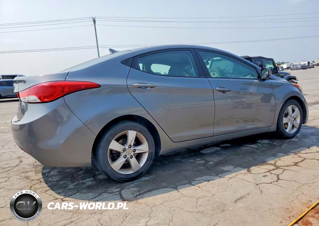 2013 Hyundai Elantra Gls VIN:5NPDH4AE6DH385827 - 3