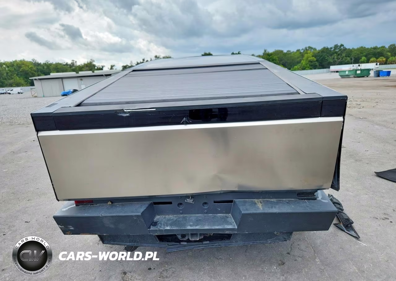 2025 Tesla Cybertruck VIN:7G2CEHED5SA075011 - 6