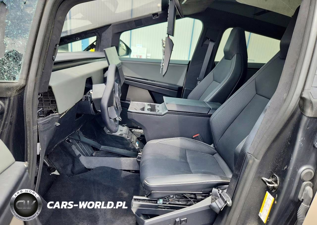 2025 Tesla Cybertruck VIN:7G2CEHED5SA075011 - 7