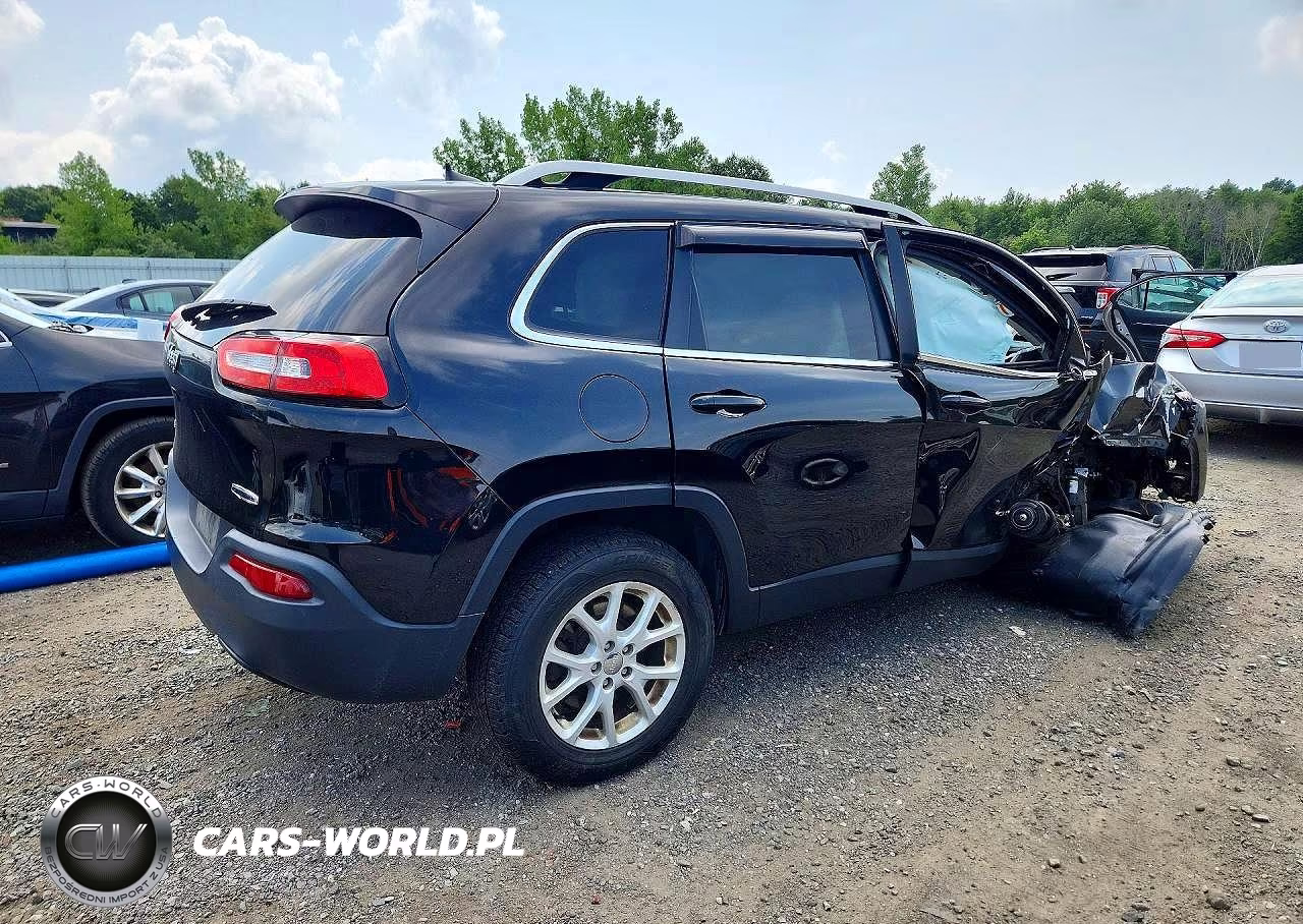 2017 Jeep Cherokee Latitude VIN:1C4PJMCB9HW614344 - 3