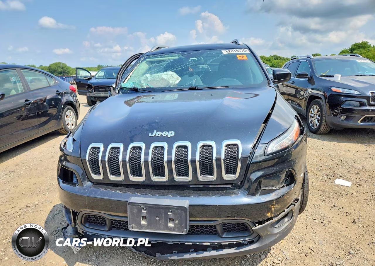 2017 Jeep Cherokee Latitude VIN:1C4PJMCB9HW614344 - 5