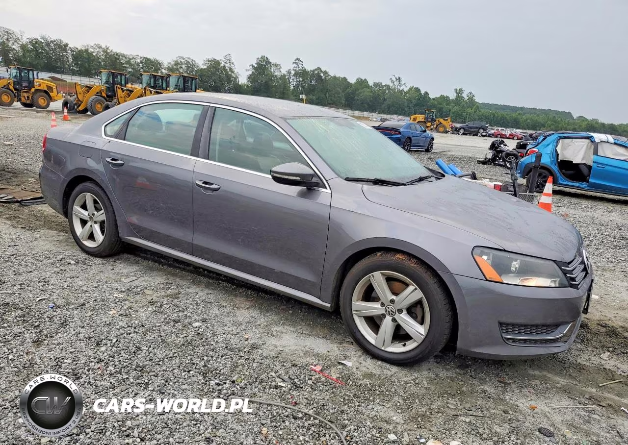 2012 Volkswagen Passat Se VIN:1VWBP7A32CC062117 - 4
