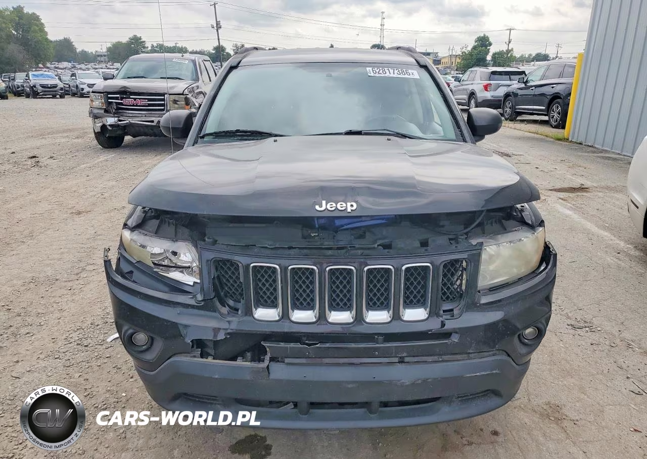 2012 Jeep Compass Latitude VIN:1C4NJDEB5CD661914 - 5