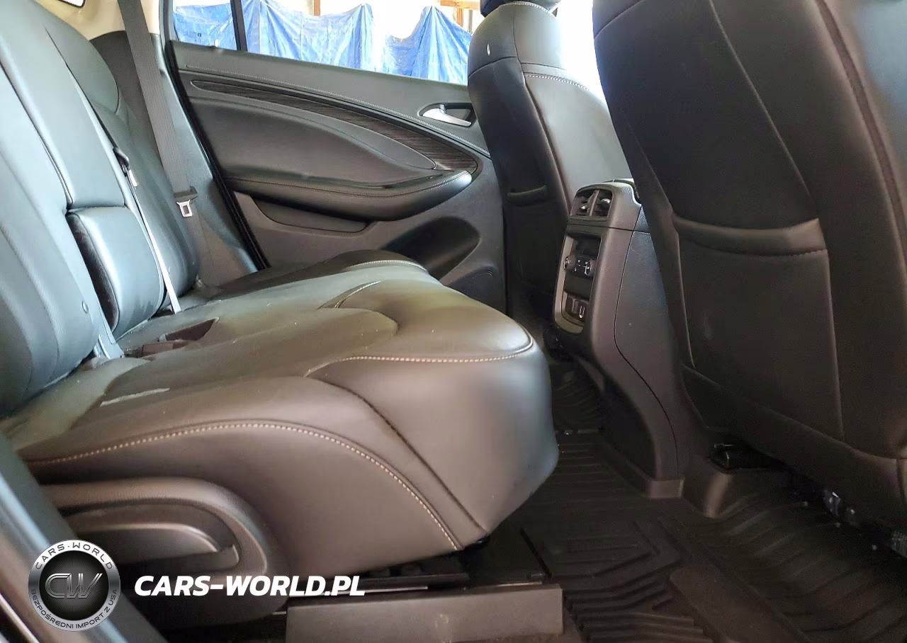 2018 Buick Envision Essence VIN:LRBFX2SA8JD084391 - 11