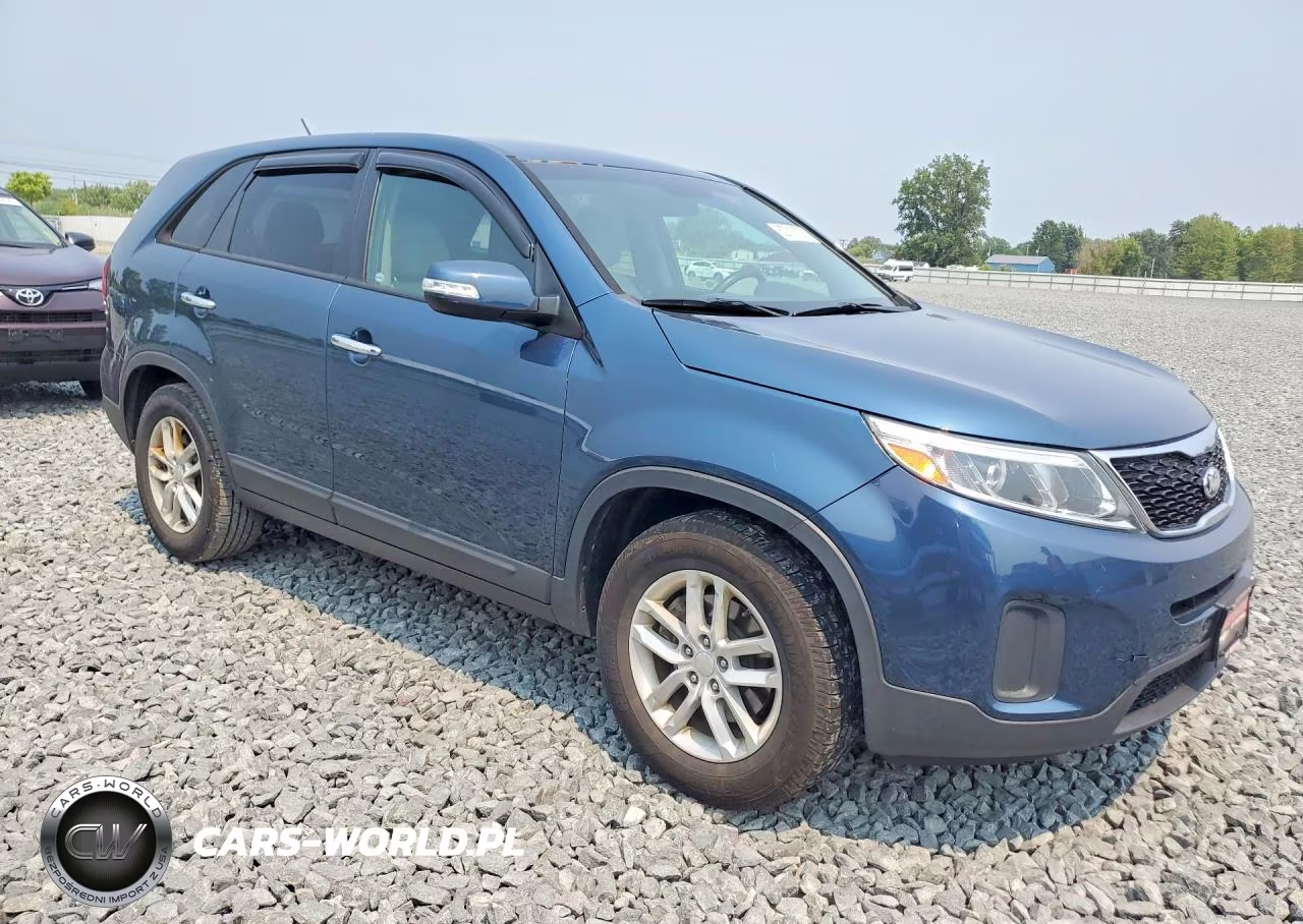 2014 Kia Sorento Lx VIN:5XYKT3A60EG513626 - 4