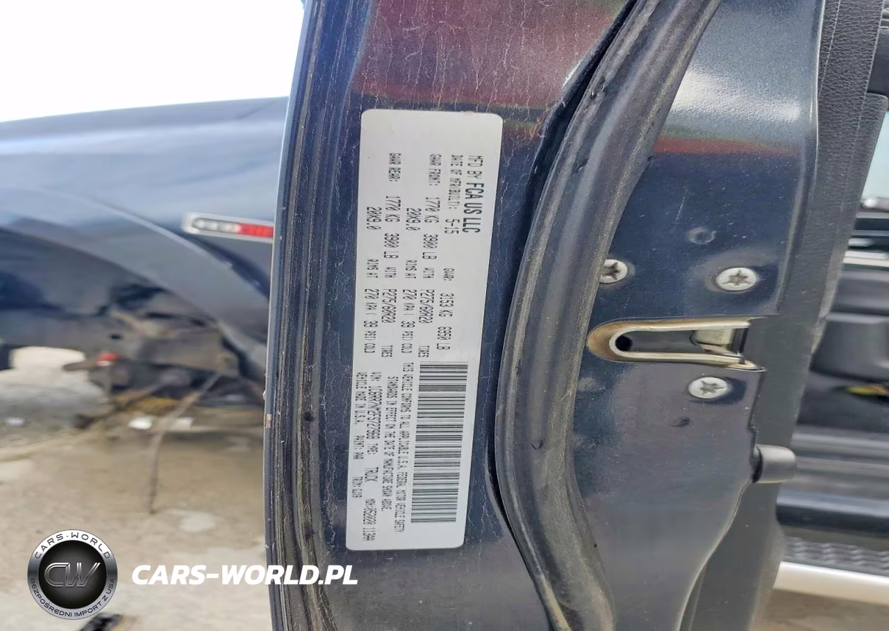 2015 Ram 1500 Laramie VIN:1C6RR7NM2FS727968 - 13
