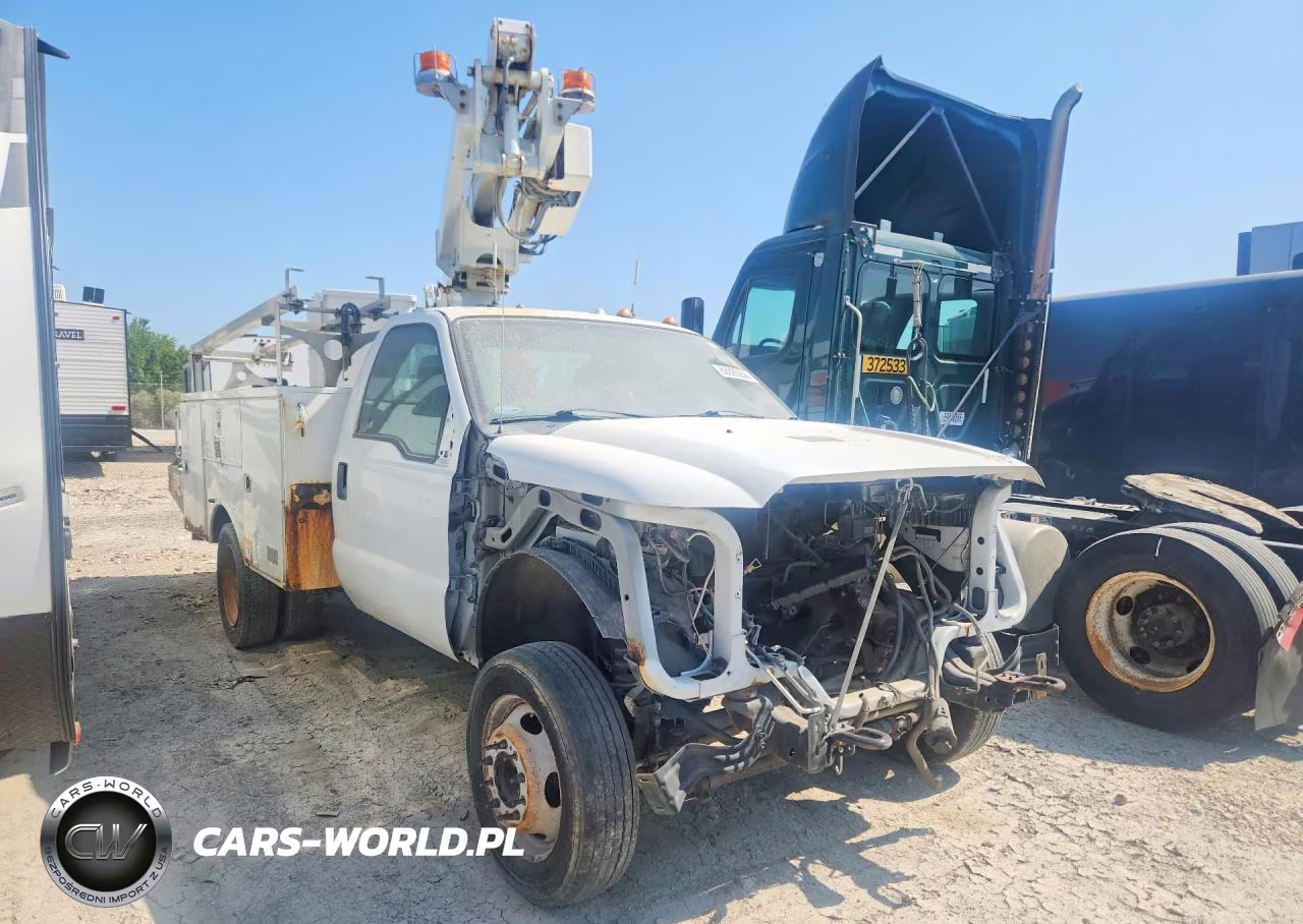 2013 Ford F450 Super Duty Bucket Truck VIN:1FDUF4GY0DEB00445 - 4