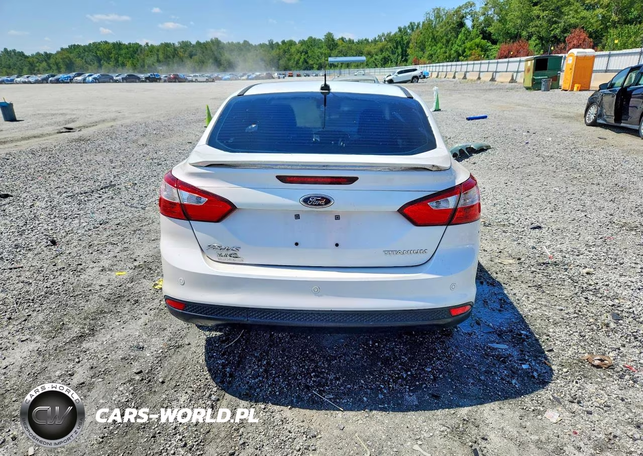 2012 Ford Focus Titanium VIN:1FAHP3J24CL432504 - 6
