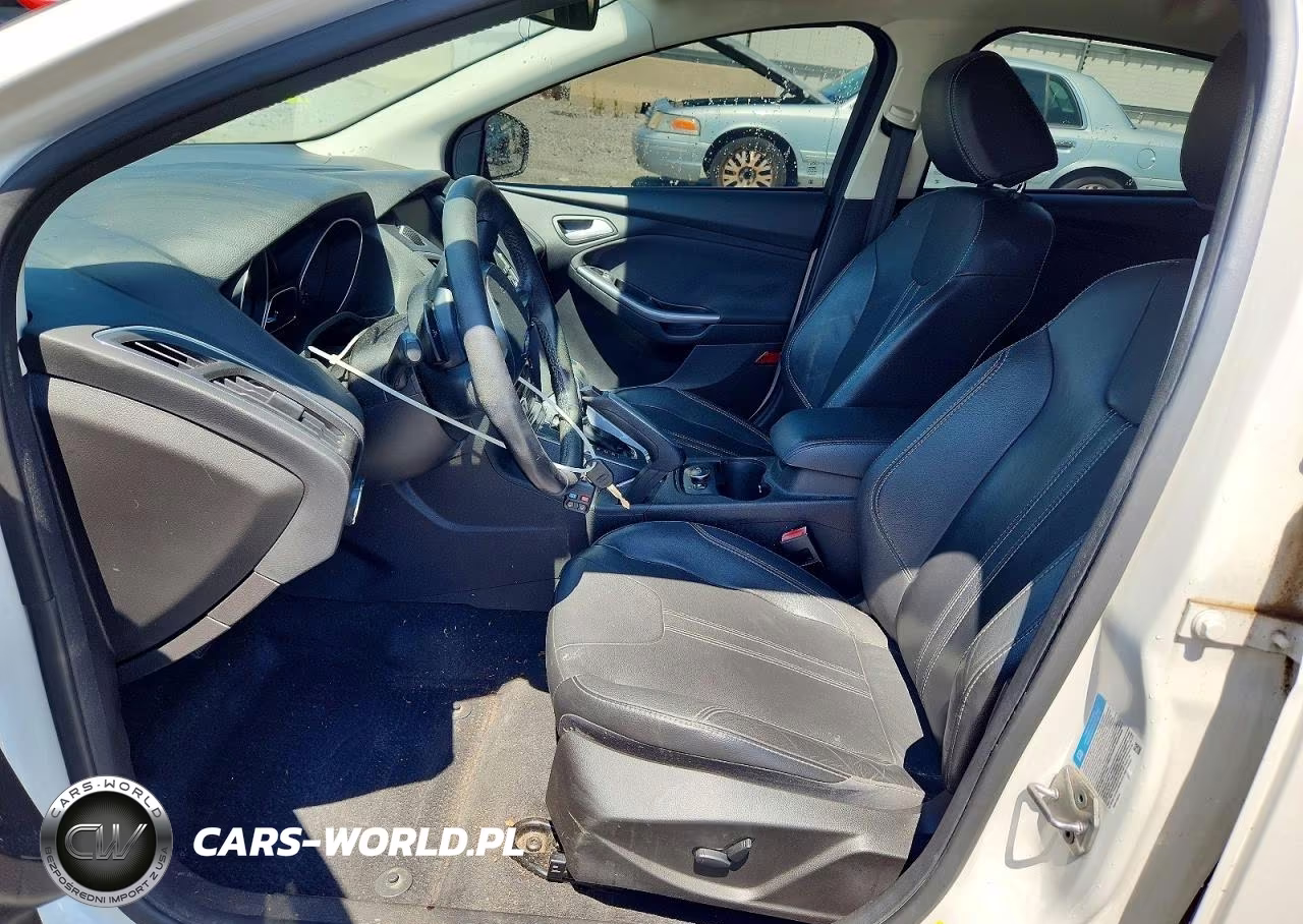 2012 Ford Focus Titanium VIN:1FAHP3J24CL432504 - 7