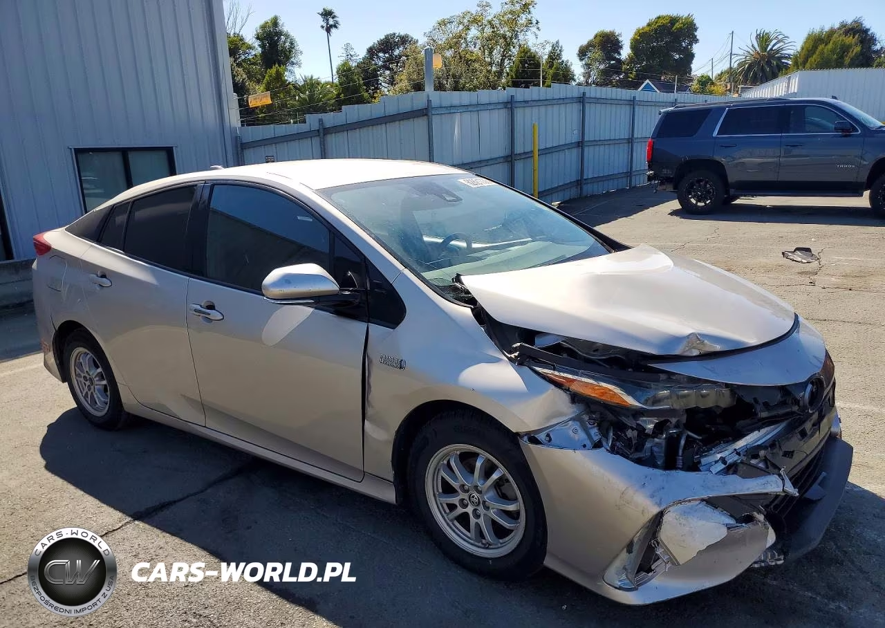 2017 Toyota Prius Prime Premium VIN:JTDKARFP5H3060638 - 4