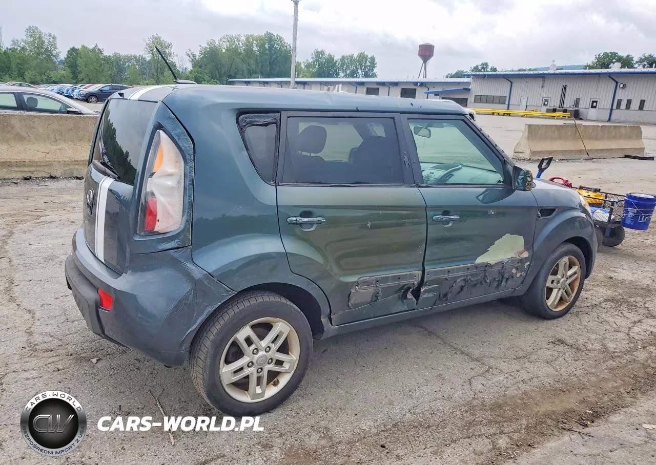 2011 Kia Soul + VIN:KNDJT2A25B7247094 - 3