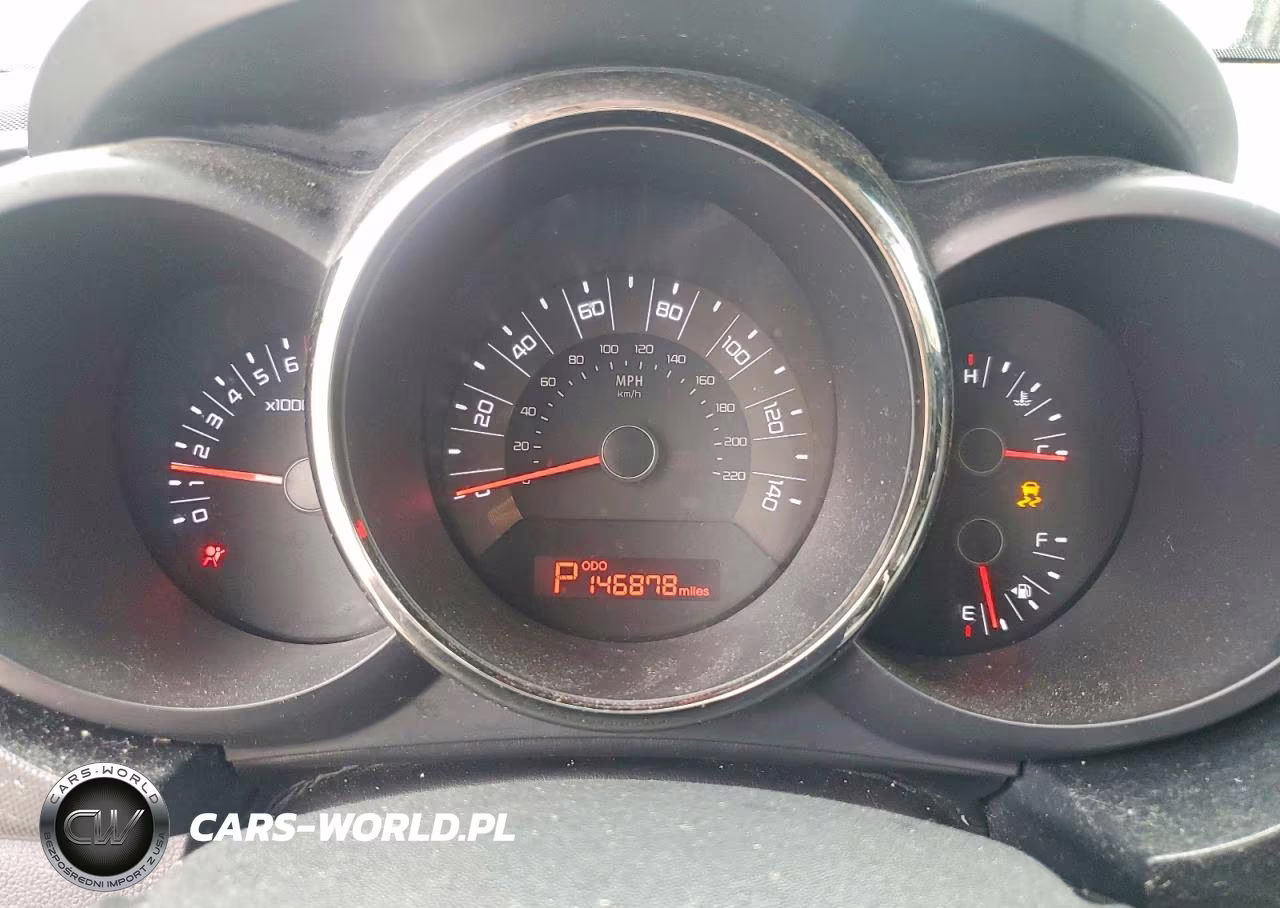 2011 Kia Soul + VIN:KNDJT2A25B7247094 - 9
