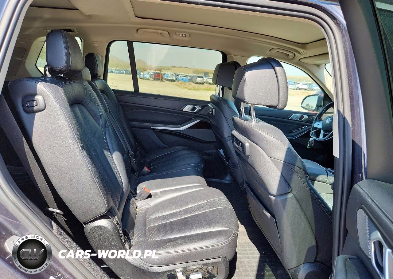 2019 BMW X7 xDrive50I VIN:5UXCX4C53KLS35998 - 11