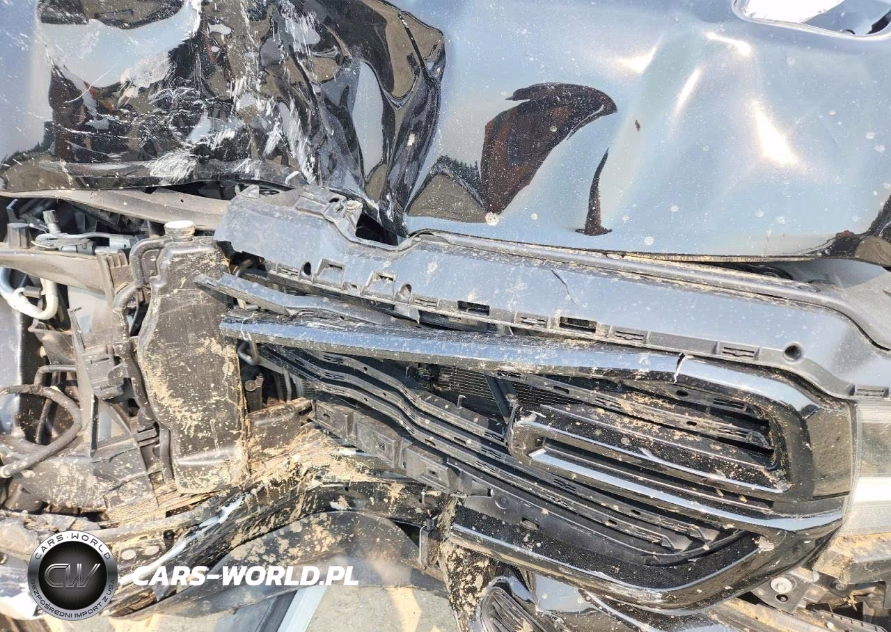 2022 Ram 1500 Laramie VIN:1C6SRFJT8NN170893 - 11