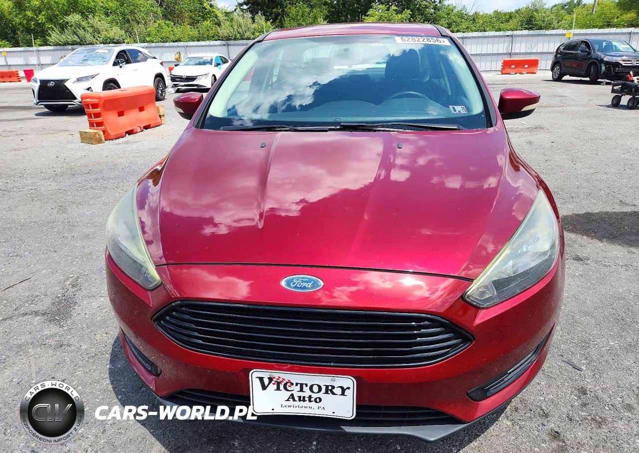 2017 Ford Focus Se VIN:1FADP3FE2HL289531 - 5