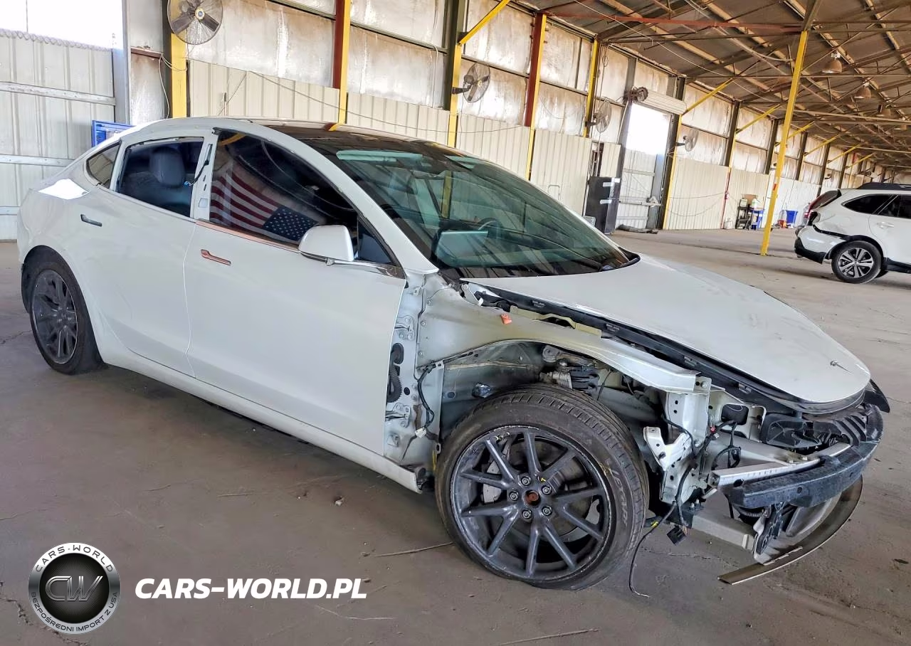 2019 Tesla Model 3 VIN:5YJ3E1EB6KF510520 - 4