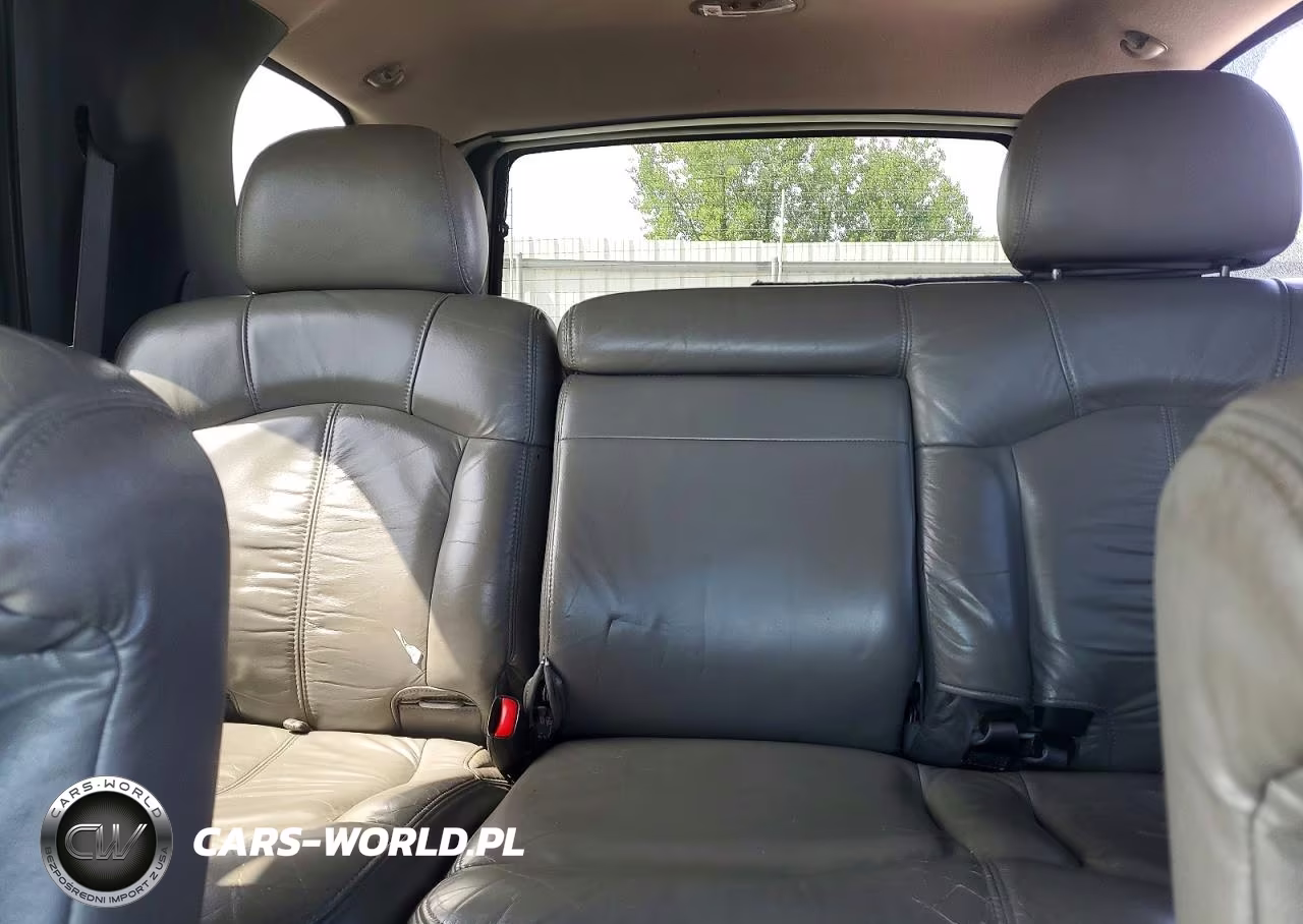 2002 Chevrolet Tahoe C1500 VIN:1GNEC13Z72R129436 - 10