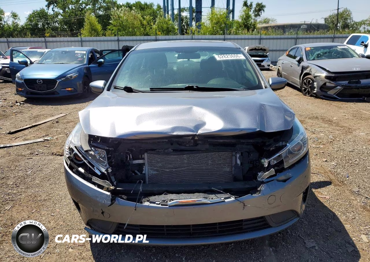 2018 Kia Forte S VIN:3KPFL4A73JE249809 - 5