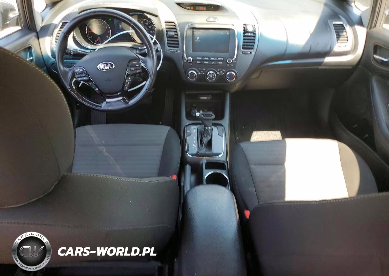 2018 Kia Forte S VIN:3KPFL4A73JE249809 - 8