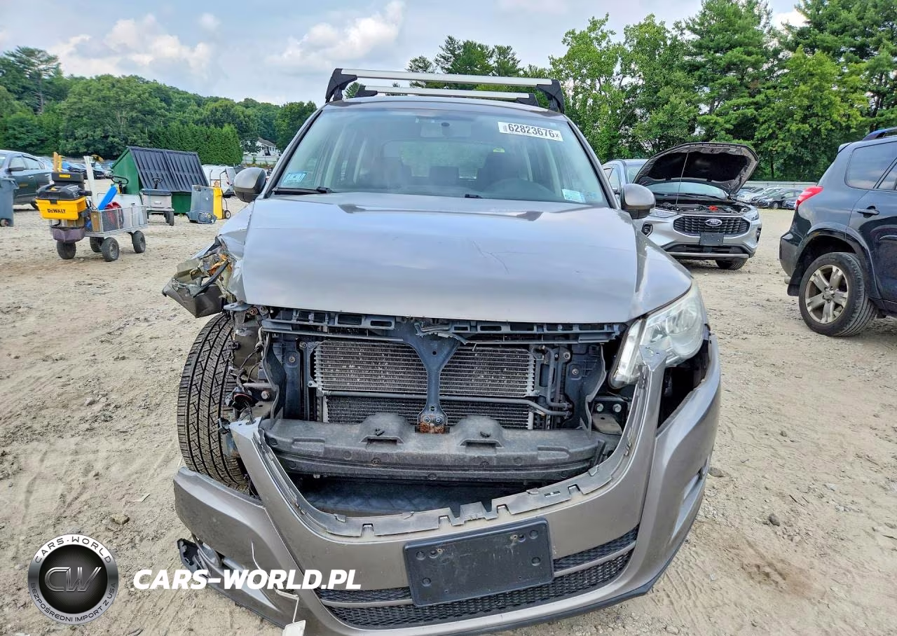 2010 Volkswagen Tiguan Se VIN:WVGBV7AX0AW524449 - 5