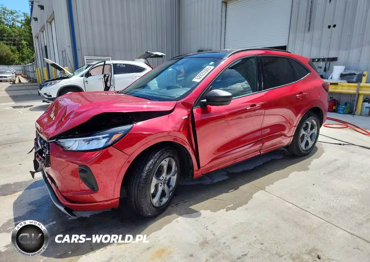 2024 Ford Escape St Line