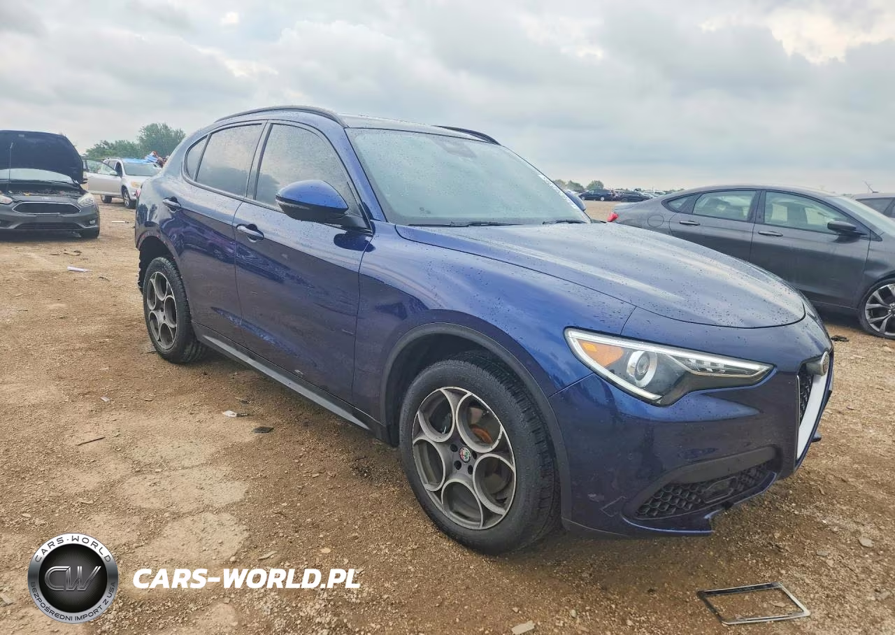2018 Alfa Romeo Stelvio Ti Sport VIN:ZASFAKNN8J7B67388 - 4