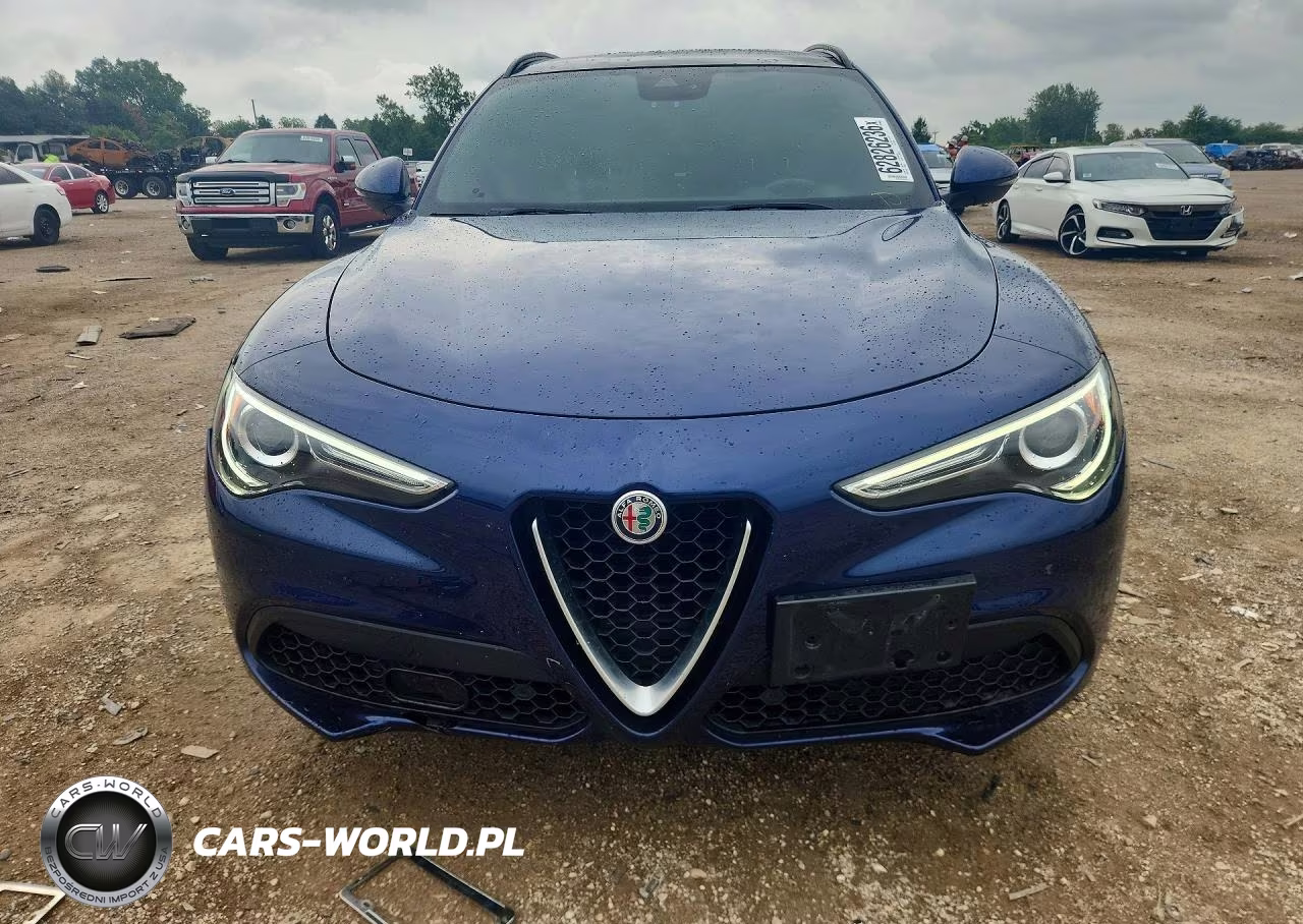 2018 Alfa Romeo Stelvio Ti Sport VIN:ZASFAKNN8J7B67388 - 5