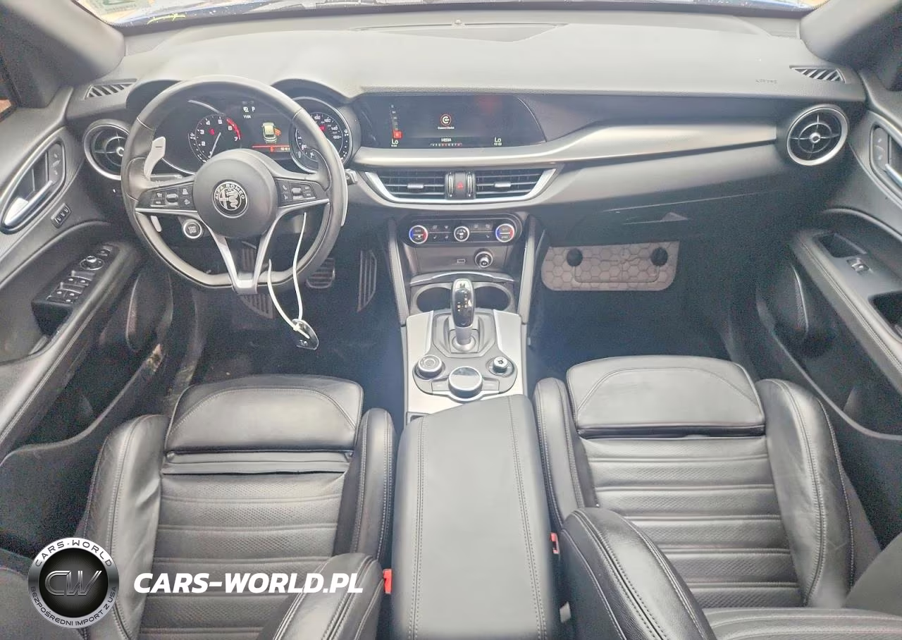 2018 Alfa Romeo Stelvio Ti Sport VIN:ZASFAKNN8J7B67388 - 8