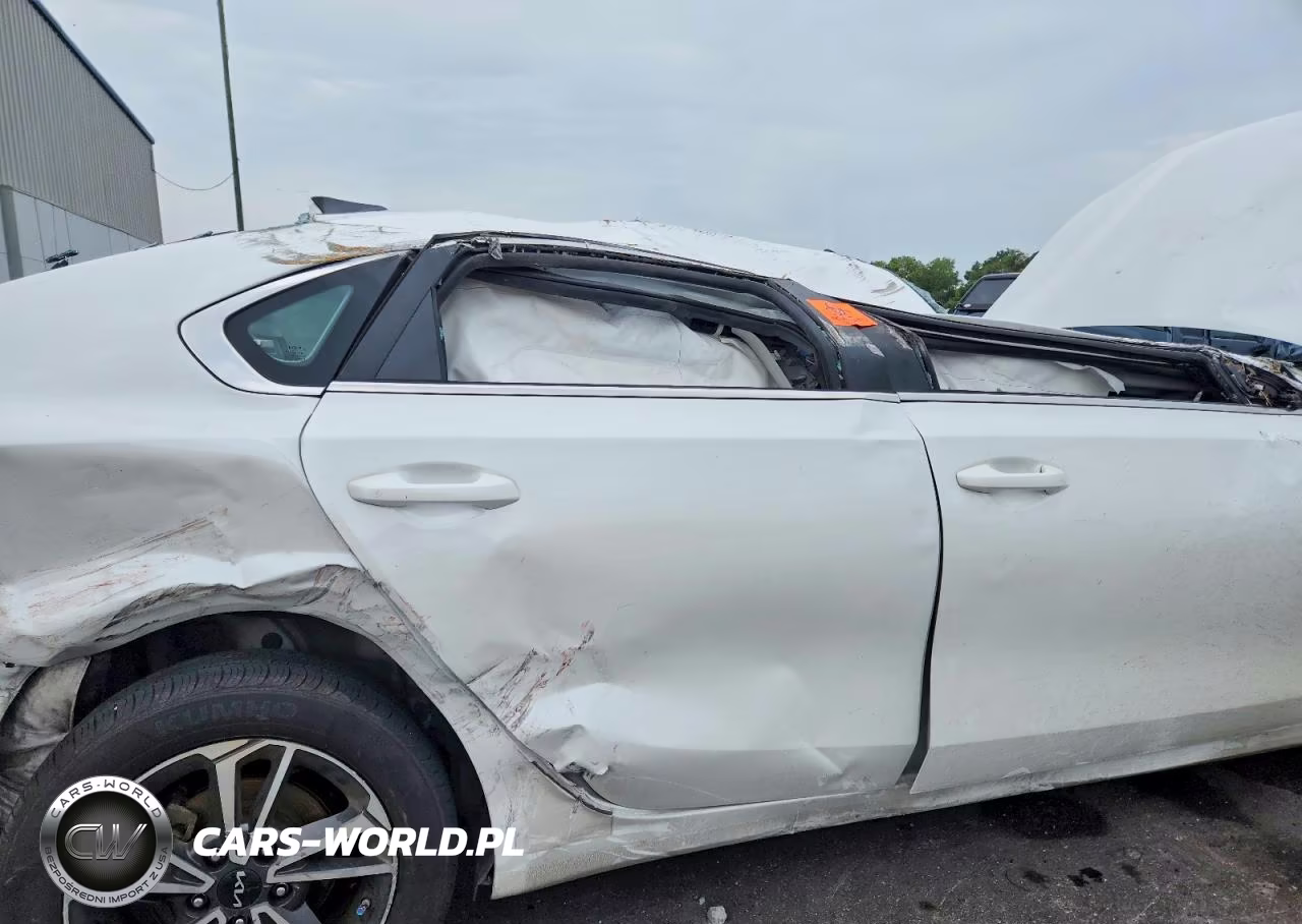 2023 Kia Forte Ex VIN:3KPF34AD1PE650662 - 10