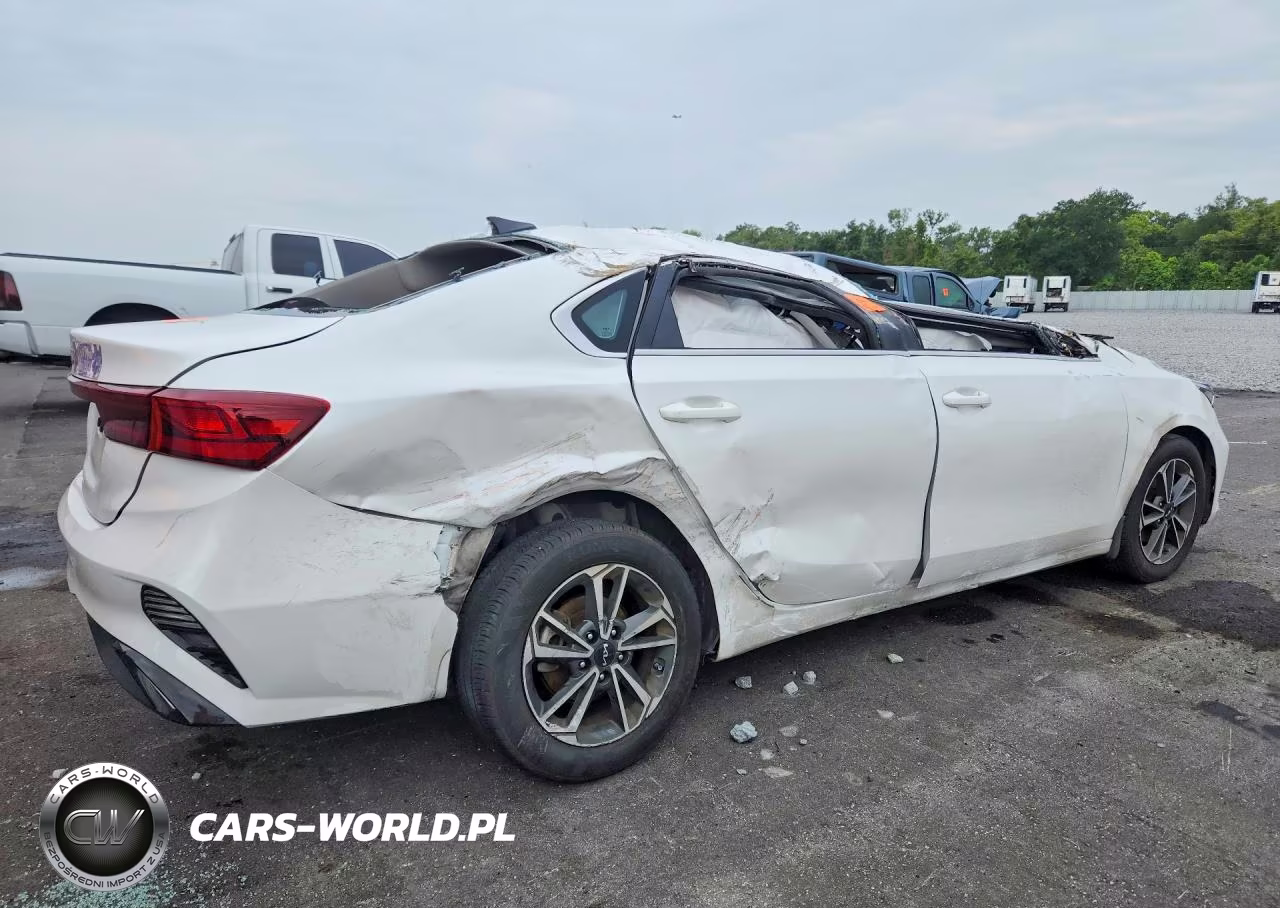 2023 Kia Forte Ex VIN:3KPF34AD1PE650662 - 3