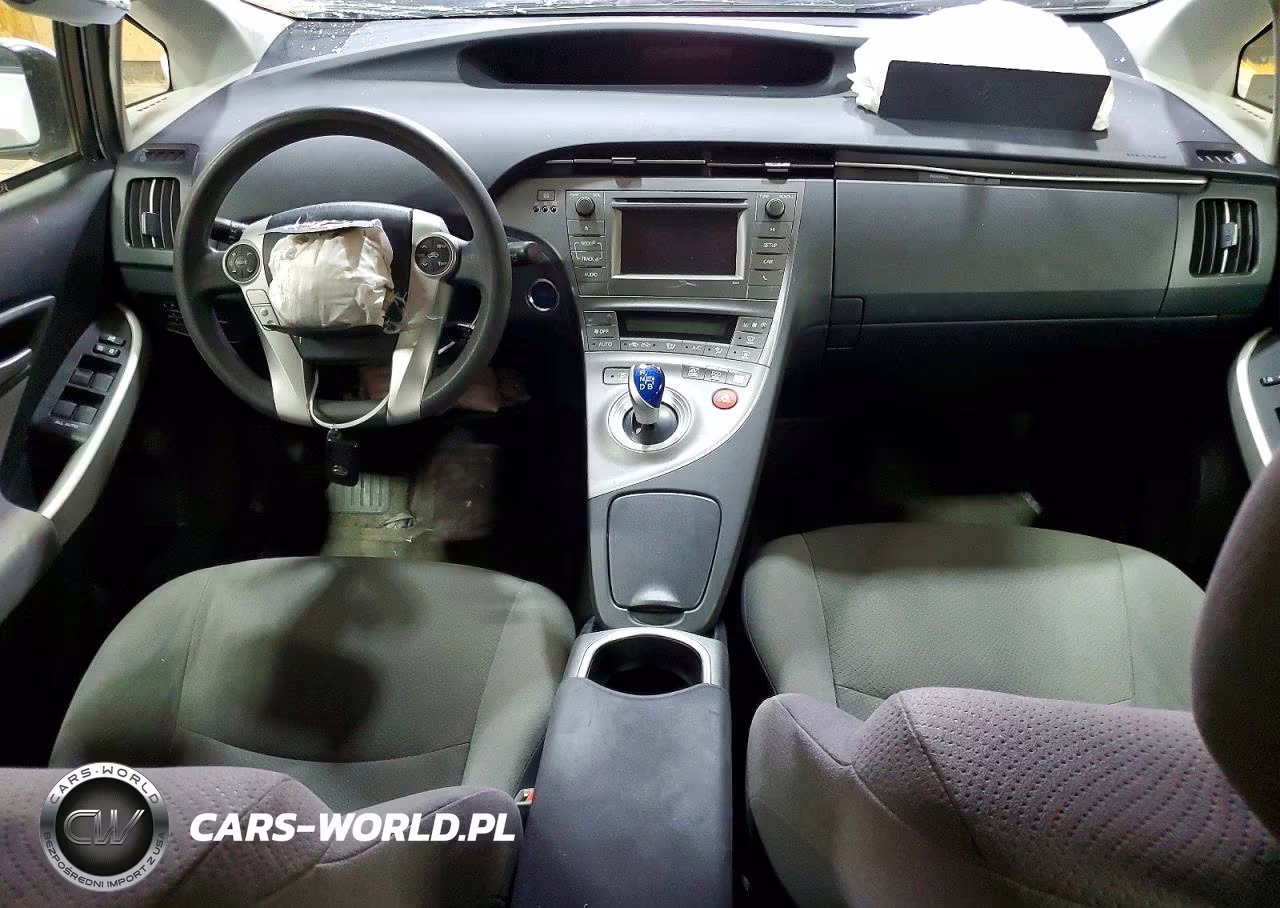 2015 Toyota Prius Two VIN:JTDKN3DU3F0475045 - 8